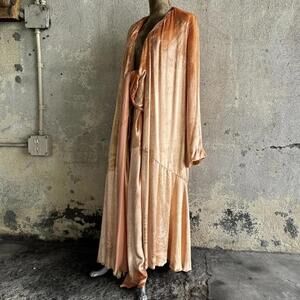 Antique 1920’s Flapper Peach Orange Velvet Silk Bell Sleeve Opera Coat